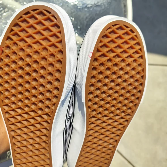 Vans Unisex Black and White Checkered Sneakers SzM-7.5 W-9. - Picture 9 of 12